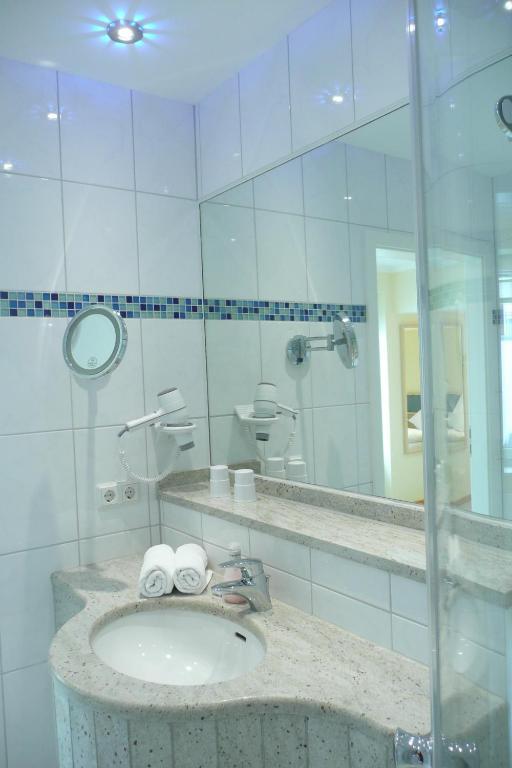 Seehotel Neue Liebe كوكسهافن الغرفة الصورة